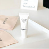 CHANEL 香奈兒 珍珠光感新一代防護妝前乳 2.5ml #ROSEE (I1447)